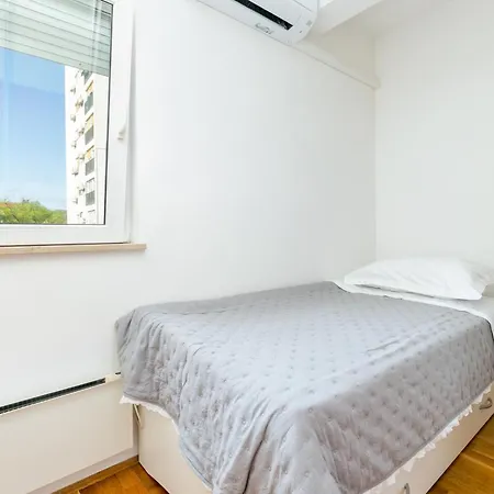 With Parking Space - 24252 Apartman