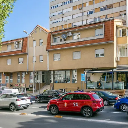 아파트 With Parking Space - 24252