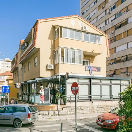 With Parking Space - 24252 Split